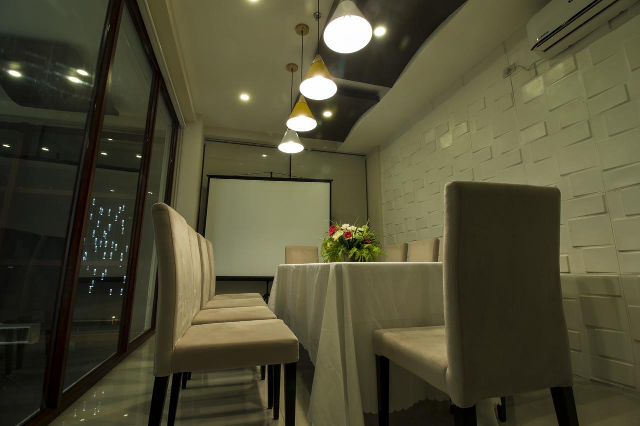 Baypark Hotel คัลบายอก ภายนอก รูปภาพ